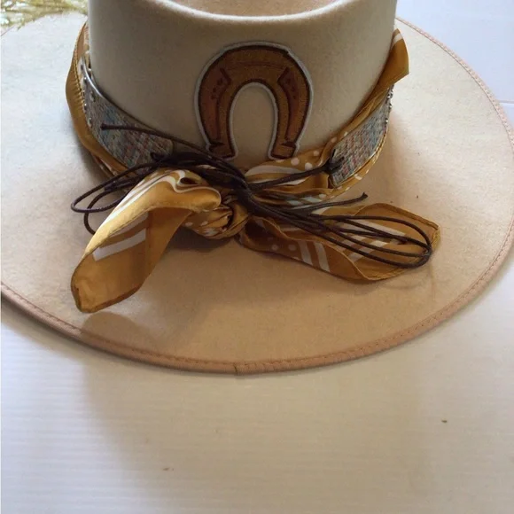 SALE 🌸🌸! Lack of Color X Ruxpinsrags Cream Rancher - Picture 9 of 10